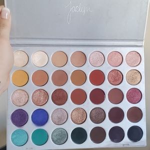 Jaclyn Hill Morphe eyeshadow palette